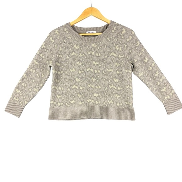 EUC Athleta Women’s Merino Wool Blend Leopard Crewneck Sweater in Gray/Cream Lg - Picture 11 of 11